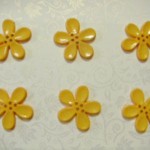 Large Plastic Flower Buttons - Yellow