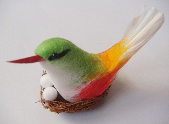 Artificial Bird with Nest and Eggs CAAB 3 1 Artificial Bird with Nest and Eggs - Green
