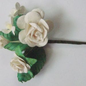 A bouquet of flowers- White (Pack of 5 bouquets)