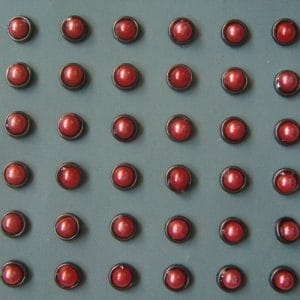 Pearl Brads (Medium) - Red