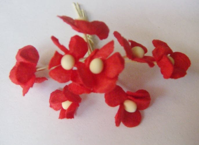 Periwinkles - Red (Pack of 10 flowers) CAMR208 2 Periwinkles - Red (Pack of 10 flowers)