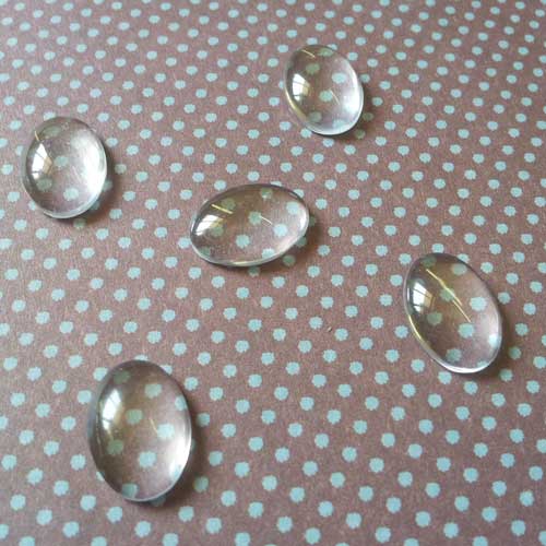 Epoxy Domes - Oval (10*14 mm) - pack of 10 CAED 01 Epoxy Domes - Oval (10*14 mm) - pack of 10