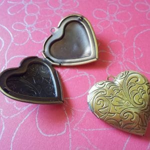 Photo Locket - Heart (Carved)