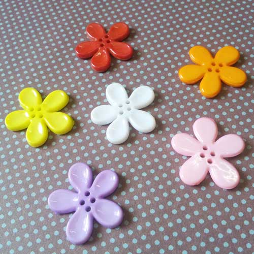 Plastic Flower Buttons - Assorted CAPB40 Plastic Flower Buttons - Assorted