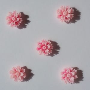 Resin Flower (1.5 cm) - Design 1 - Pink