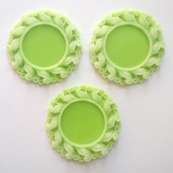 Resin Circular Cameo Frame (1.5 inch) - Design 1 - Green