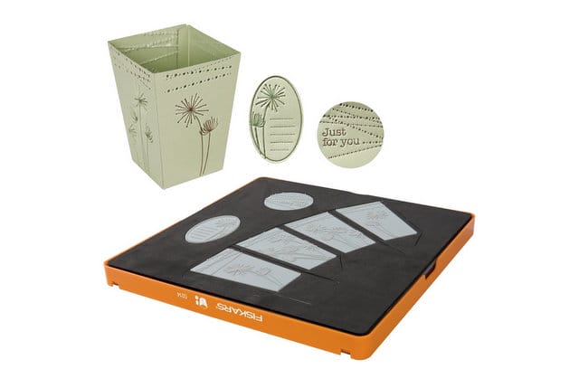 Fiskars Thick Material Large Design Set - Party Carton 0214 Fiskars Thick Material Large Design Set - Party Carton