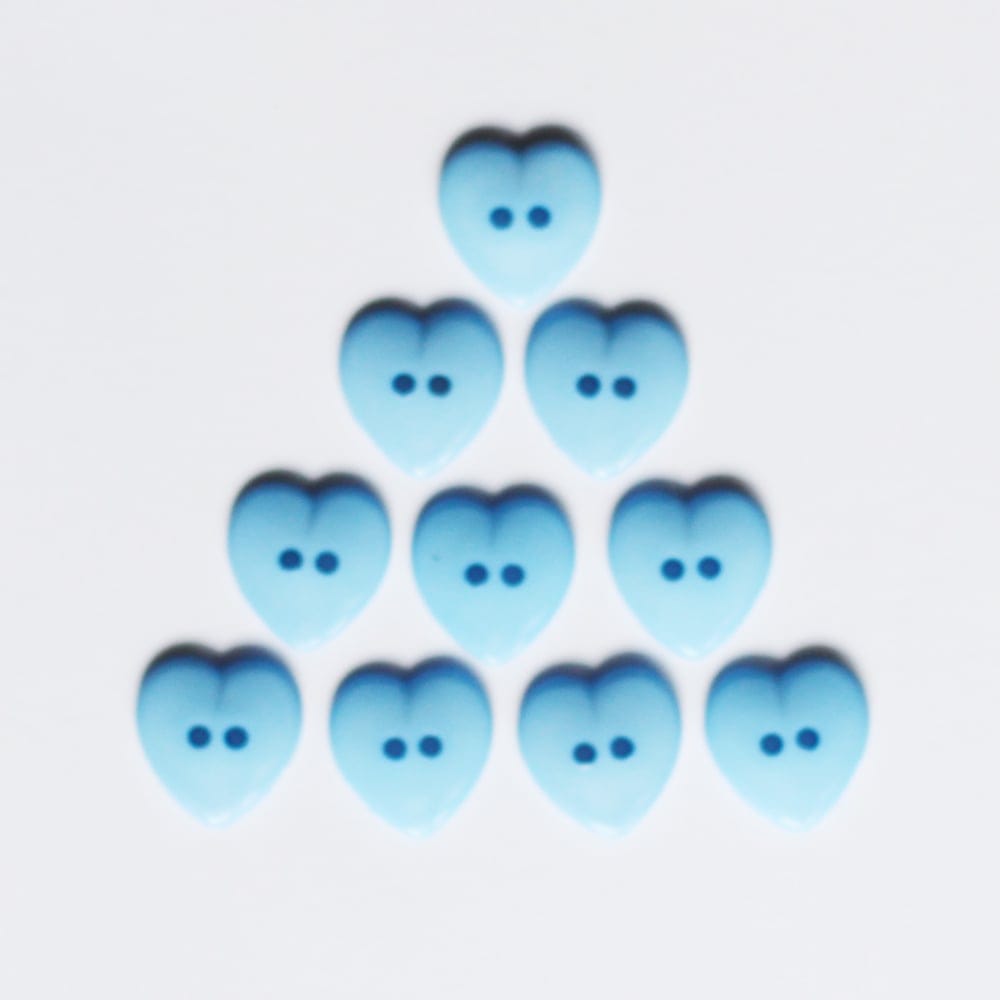 Large Plastic Heart shaped Buttons - Light Blue capb52 Large Plastic Heart shaped Buttons - Light Blue