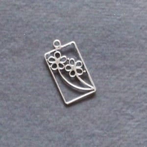 Floral Pendant Metal Charm (single pc)