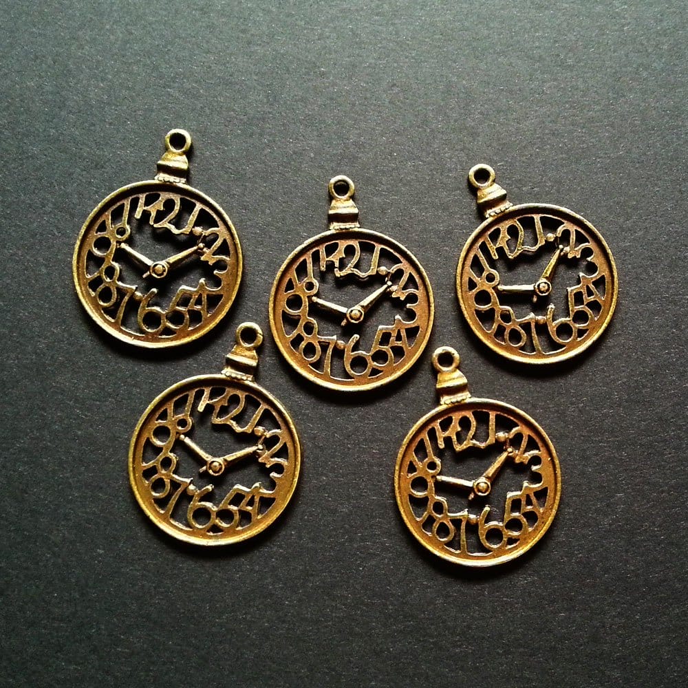 Large antique Clock Metal Charms (Set of 5 pcs) camc 74 antique meta clock charms Large antique Clock Metal Charms (Set of 5 pcs)