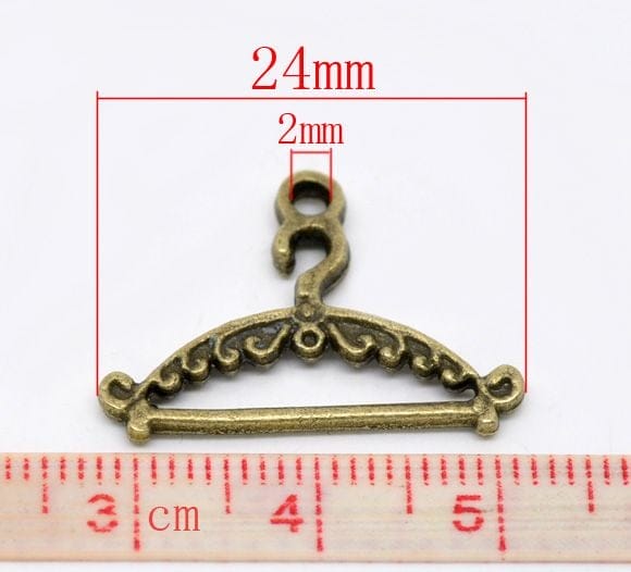camc-93_clothes_hangers_metal_charms_1