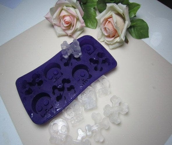 2D Skulls and Crosses Silicone Ice or Chocolate Mould
