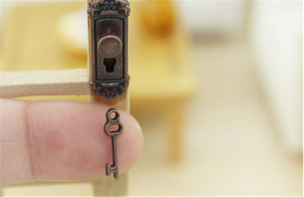 Miniatures - Door Knob with Key