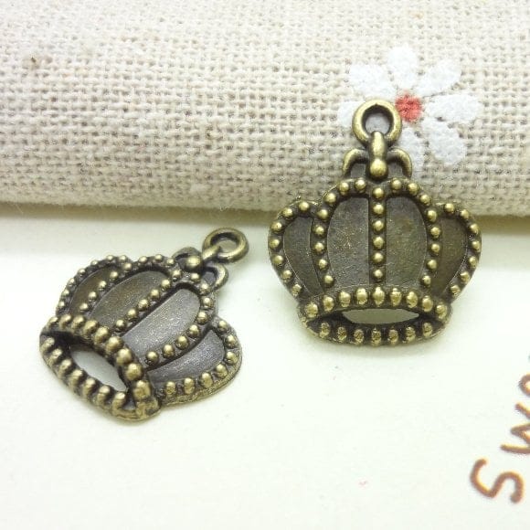 Crown Charms or Pendant - pack of 10 CAMC 161 crown metal charms Crown Charms or Pendant - pack of 10