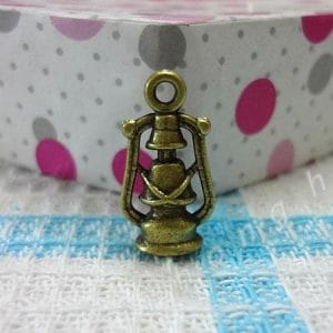 Vintage Lamp metal charms - pack of 5