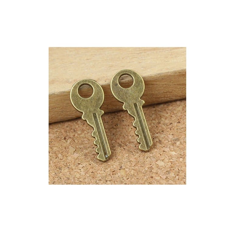 Simple Keys Metal Charms (Set of 25 pcs) CAMC 194 simple keys metal charms Simple Keys Metal Charms (Set of 25 pcs)