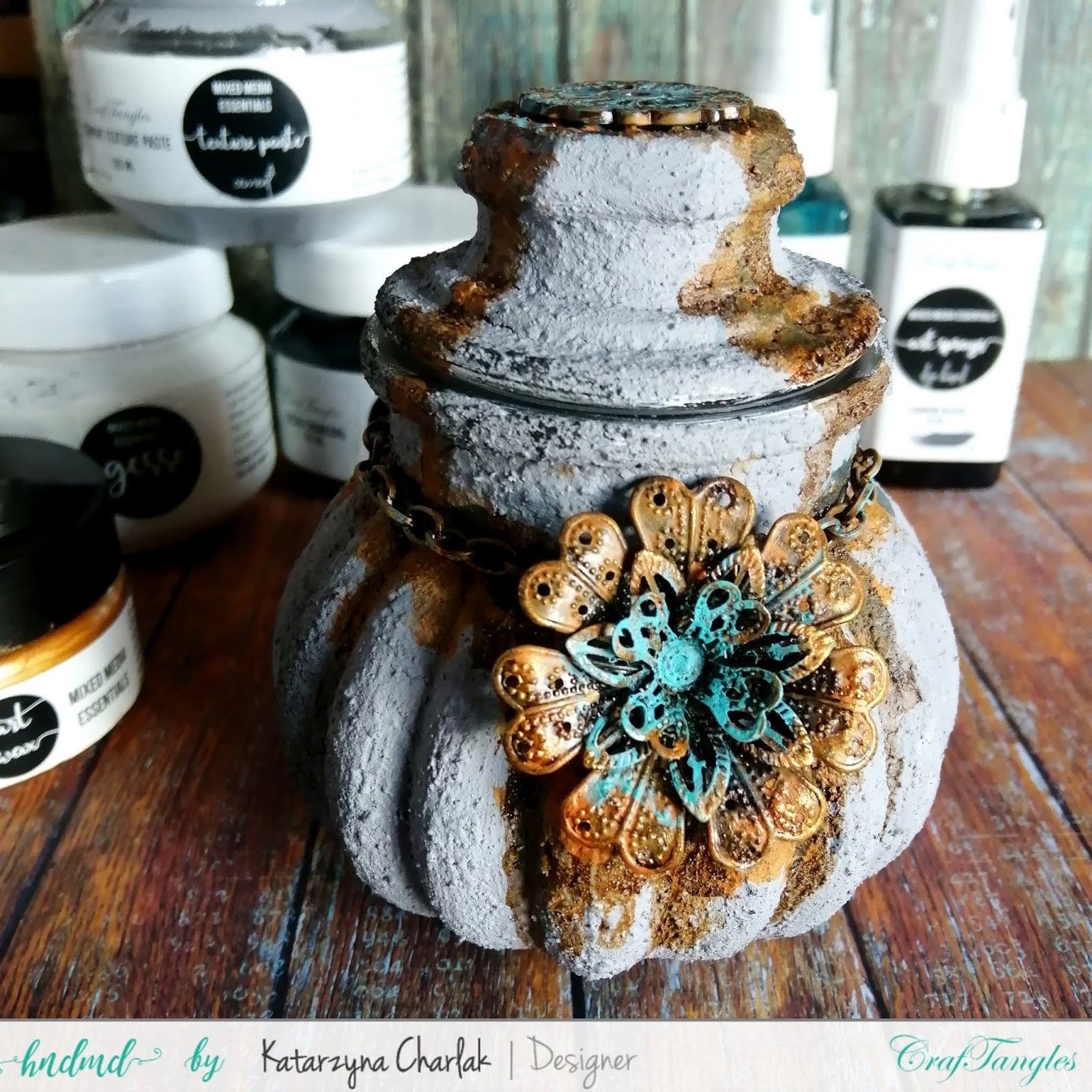 CrafTangles mixed media essentials - Gesso - Charcoal / Black (120 ml) Katarzyna_mixed_media_Canvas_OCt29