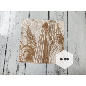 A pack of 12 by 12 inch Decoupage Napkins / Decoupage Tissues (5 pcs) - Statue of Liberty