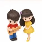 Miniatures - Couple with Guitar